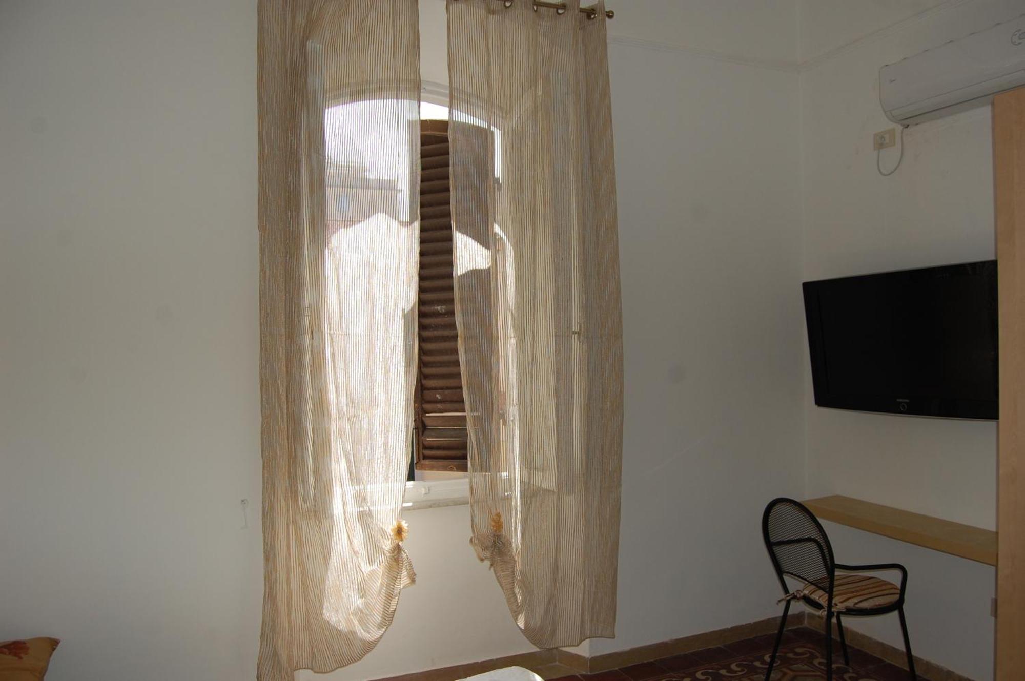 Bed and Breakfast Arena Alfieri Livorno Zimmer foto