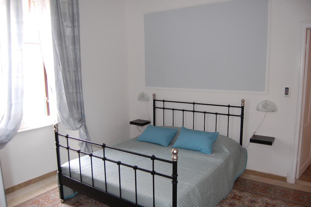 Bed and Breakfast Arena Alfieri Livorno Zimmer foto
